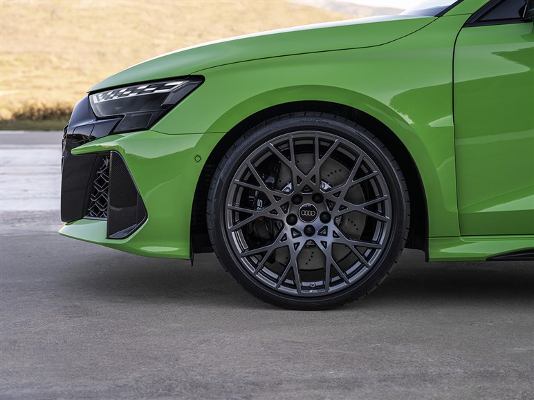 【ニュル最速を記録】新型アウディ「RS3」がドイツで発表。何が変わった？
