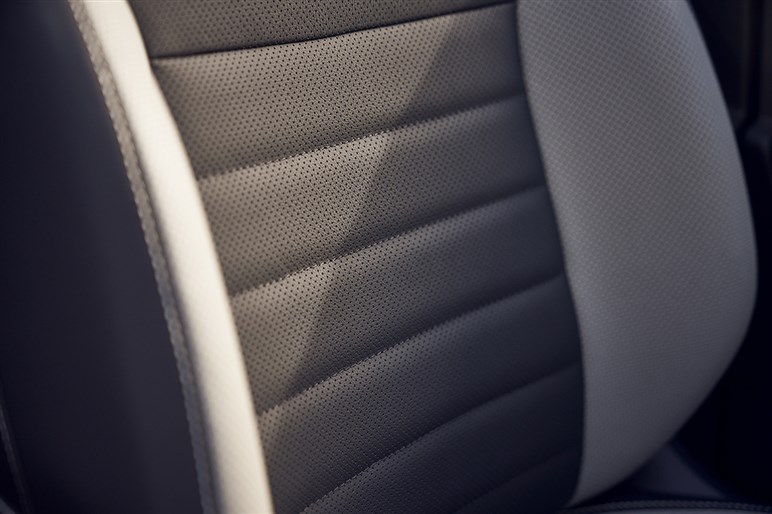 【日本でも売れそう】フォルクスワーゲンの中型SUV「タオス」がイケてる｜写真でチェック