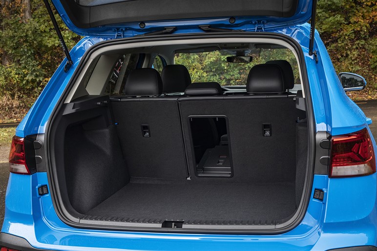 【日本でも売れそう】フォルクスワーゲンの中型SUV「タオス」がイケてる｜写真でチェック