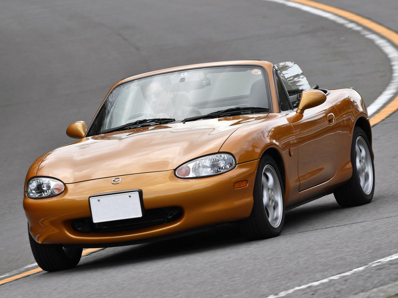 試乗 マツダ ロードスター4世代乗り比べ その2 2代目 Nbロードスター Webモーターマガジン 自動車情報サイト 新車 中古車 Carview