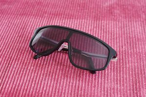 メゾンのコードが息づく、秋を洗練させるディオール──2025年の秋冬スタイルを小物でアップデートする