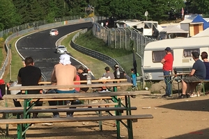 モータースポーツの聖地　「ニュル24時間耐久レース」　観客の「熱さ」にも注目