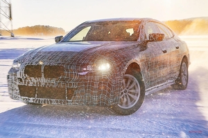 BMW 4シリーズがベース　新型EVサルーン「i4」、開発進む　2021年デビューか