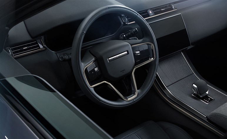 【安くなりました】メルセデス・ベンツの売れ線SUV「GLC」に“シンプル装備仕様”追加　アリかナシか