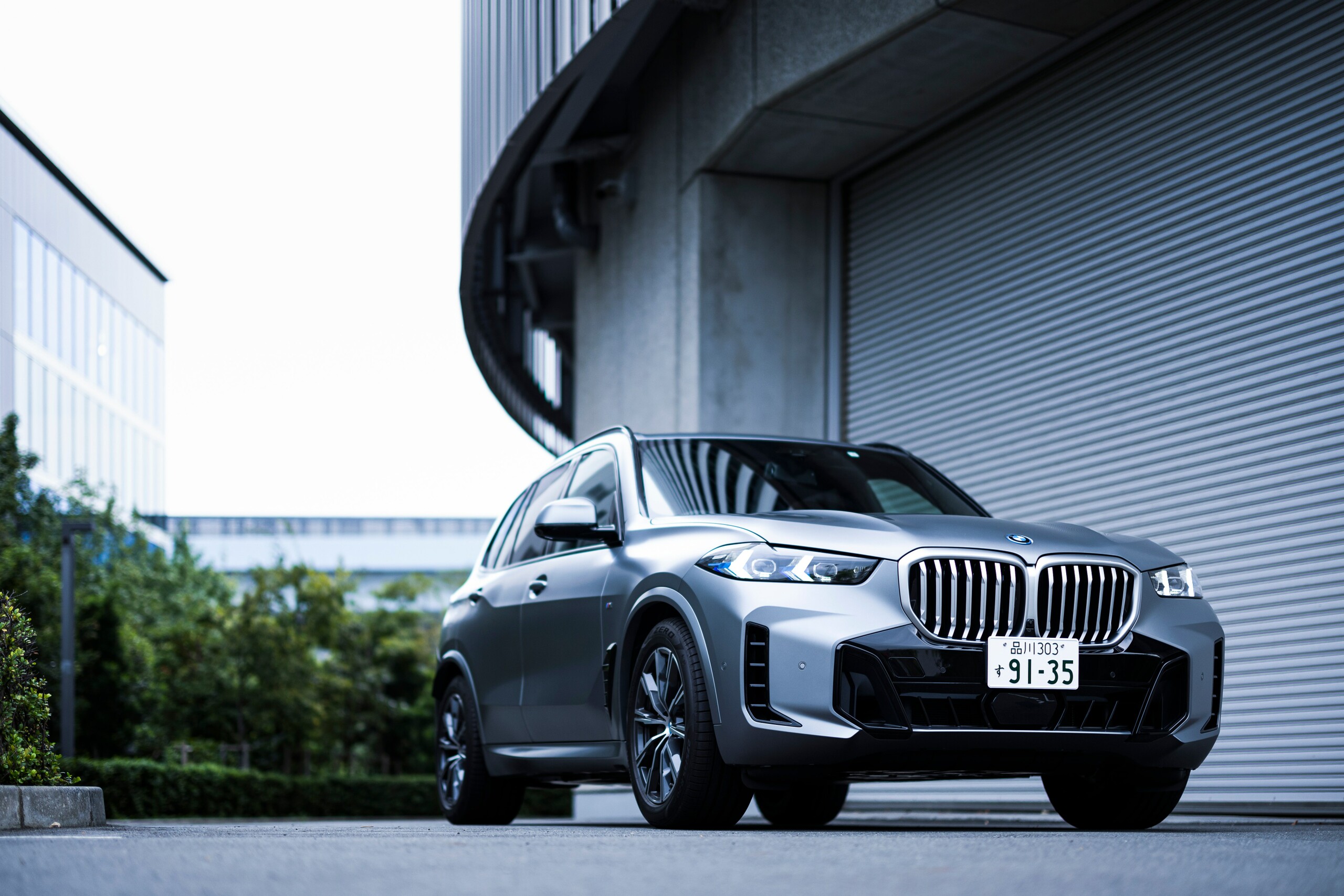 BMWがつくるSUVはやっぱりスポーティだ！──新型X5 xDrive50e Mスポーツ試乗記