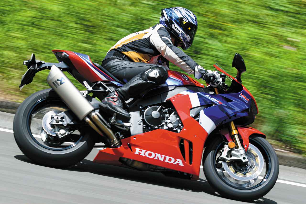 開発ライダーを務めた伊藤真一さんが初の公道試乗 ホンダ Cbr1000rr R Fireblade Sp 試乗インプレ 車両解説 Webオートバイ 自動車情報サイト 新車 中古車 Carview