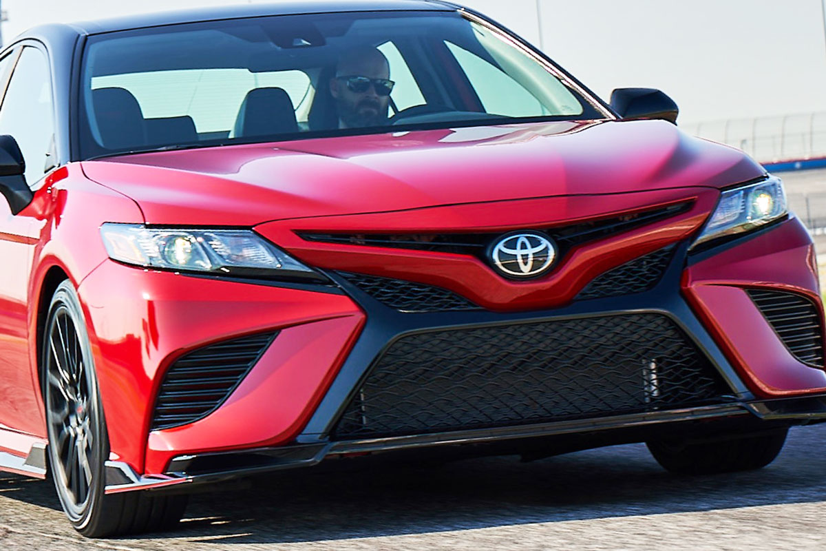 トヨタ秘蔵のスポーツセダン現る 新型カムリtrd 発進 Gr顔負け305馬力のド迫力 ベストカーweb の写真 自動車情報サイト 新車 中古車 Carview