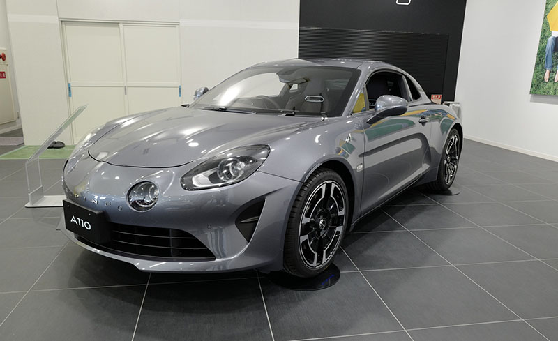 オッサンが欧州製スポーツカーに乗るのは アリ で 国産スポーツカーだと 若作りしている と言われる謎 外車王soken 自動車情報サイト 新車 中古車 Carview