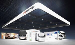 日野、ジャパンモビリティショー2025でレベル4のFC大型トラックや新型セレガを披露