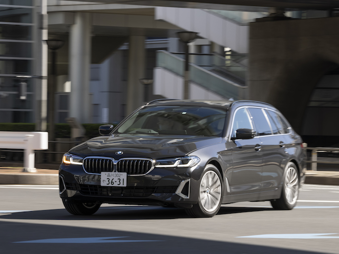 試乗 Bmw 5シリーズ ツーリング 523d 快適性が絶妙に走りを引き立てる バランスの取れた万能ステーションワゴン カーセンサー 自動車情報サイト 新車 中古車 Carview