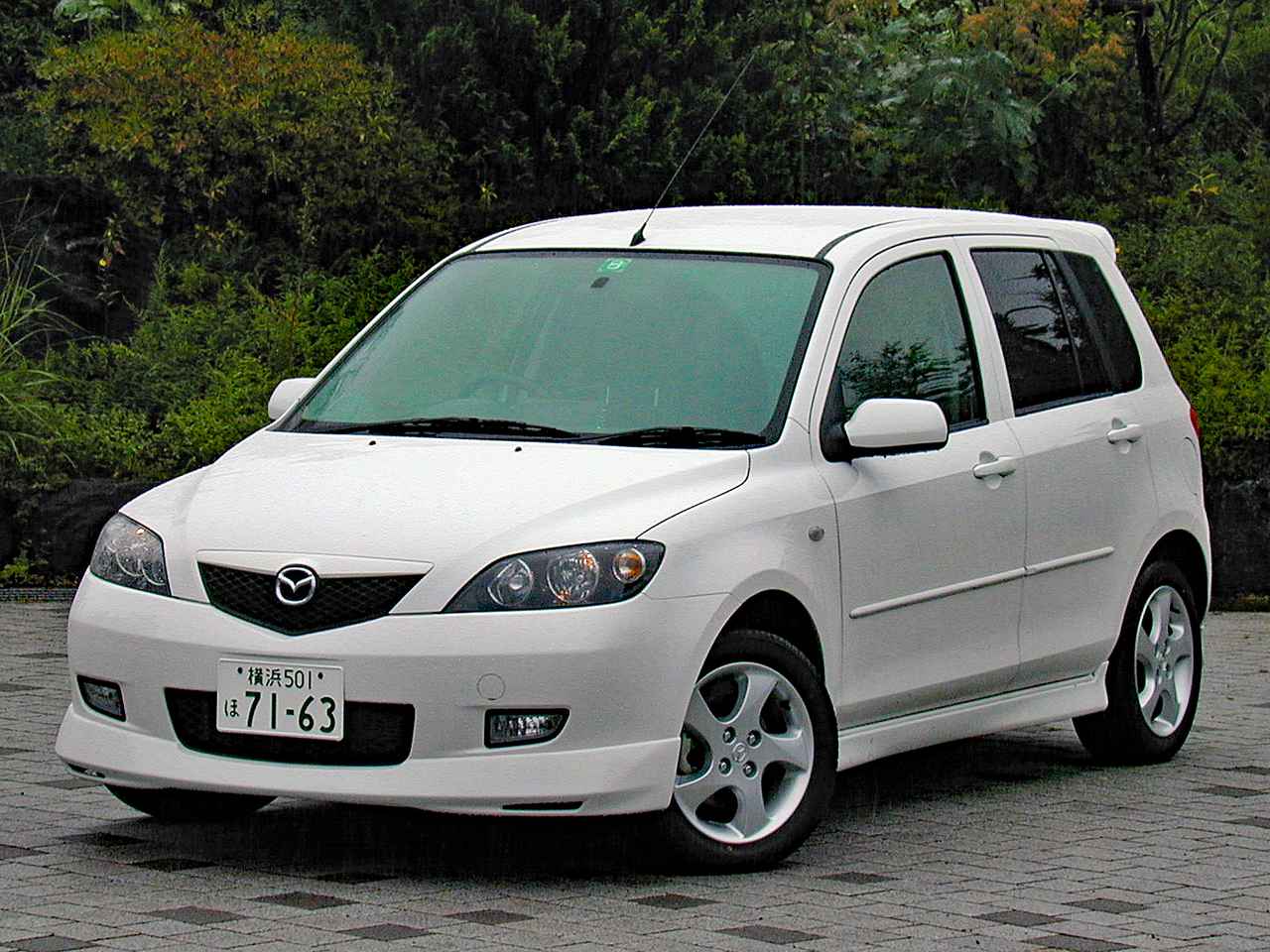 懐かしの国産車 38 フルモデルチェンジしたマツダ デミオは クラスを超えた走りの良さが光っていた Webモーターマガジン 自動車情報サイト 新車 中古車 Carview