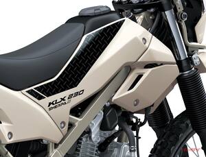 【カワサキKLX230シェルパ S】専用サスペンション採用で、標準シェルパから20mmローダウンのS。価格66万円で9月15日発売！