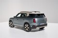 MINI史上最もビッグな新型SUV「カントリーマン」登場！ 先進的かつマッシブデザインに一新
