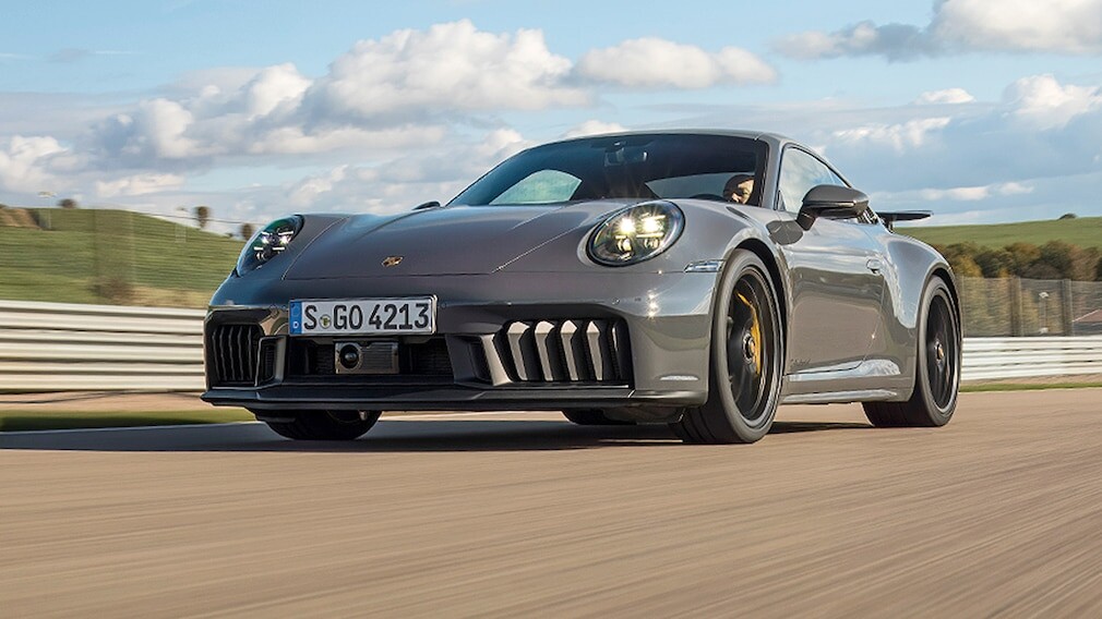 写真で見るポルシェ911（992）のすべて　全エンジン仕様と価格を一目で確認