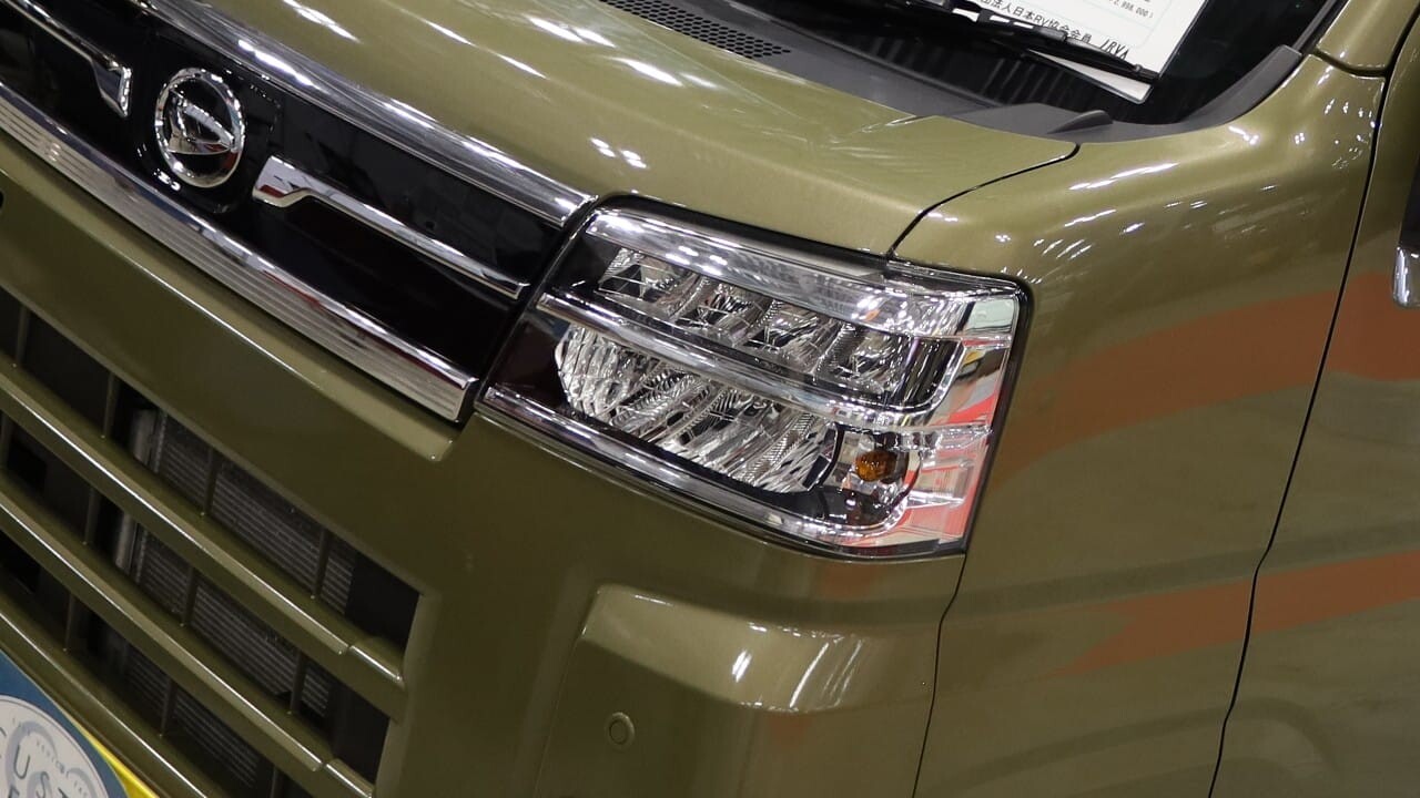 「えっ 軽自動車だよ？」「一体どんな仕掛けが…」4人が横になって寝られる、魔法の軽キャンパー。贅沢な就寝スペースが魅力的。