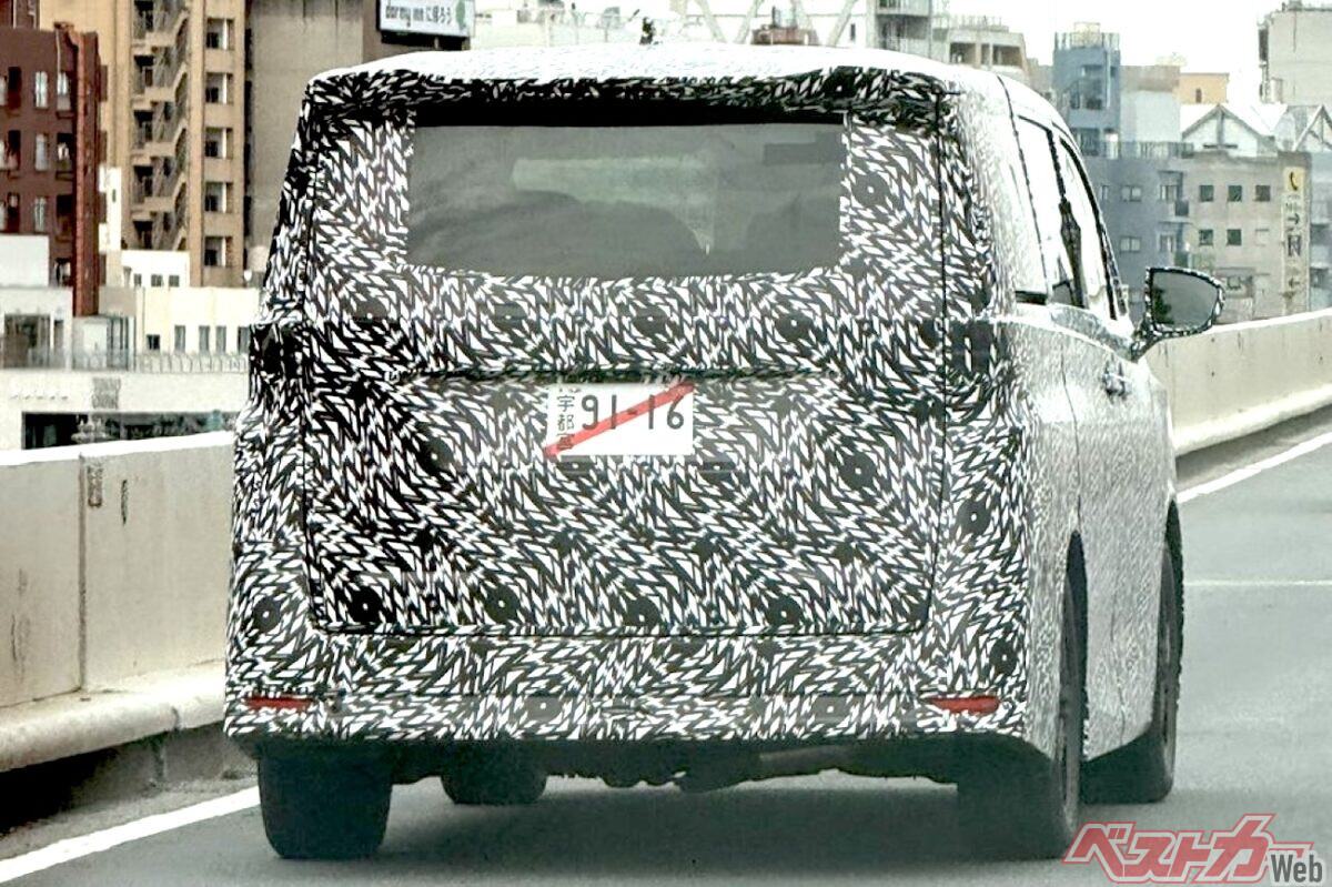 完全捕捉「新型エルグランド」公道テスト!!!　第3世代e-POWER搭載で走りも格別？　待ってろアルヴェル!!!!