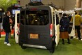 ホンダのレトロ調「軽バン車中泊仕様」を実車展示！ ウッドな「TRIP VAN」に興味津々？ 反響は？