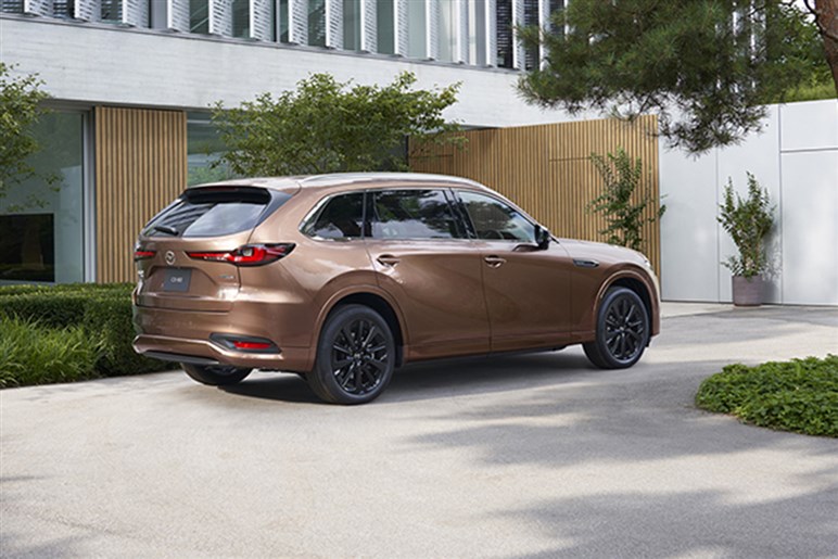 登場からもうすぐ1年、マツダの最上級SUV「CX-80」の現状は？ ライバルにない魅力も多数あるが販売苦戦が続く…