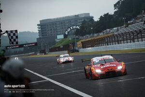 ENEOS福住がau山下の追い上げを退けポール・トゥ・ウイン。ふたたびGRスープラが上位独占【GT500日曜レース2レポート】