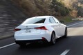 レクサスIS改良版にサーキットと一般道で試乗。見えてきた進歩と課題