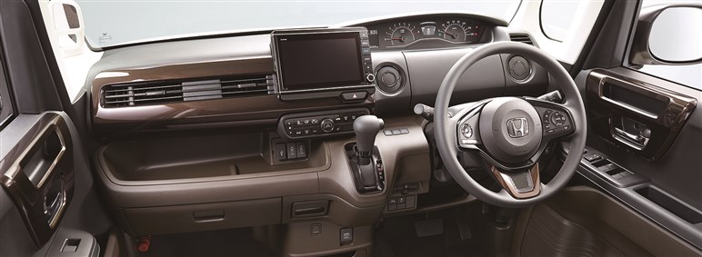【トラブル注意】車売却に正解はあるのか？　買取・下取り双方のメリット・デメリットと、知っておきたい大切なコト