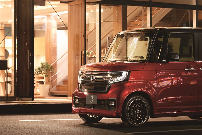 【トラブル注意】車売却に正解はあるのか？　買取・下取り双方のメリット・デメリットと、知っておきたい大切なコト