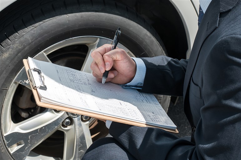 【トラブル注意】車売却に正解はあるのか？　買取・下取り双方のメリット・デメリットと、知っておきたい大切なコト