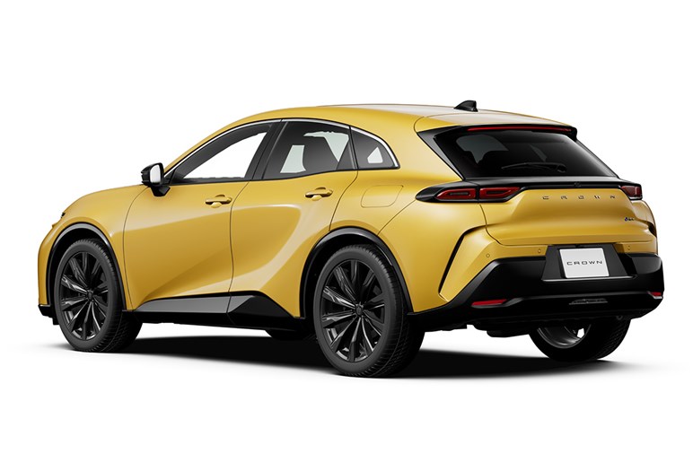 トヨタ「クラウンスポーツ」が一部改良で70周年記念仕様車を設定。新グレード「スポーツG」も追加…価格は520万円から