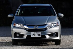 ファミリーセダン好調の理由は？ホンダ・グレイスに乗った