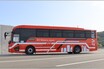 日本初のEVマイクロバスとEV大型観光バスがついに姿を見せた！　EVモーターズ・ジャパン「V8-Micro Bus」と「F8-Coach」がバステクで初公開