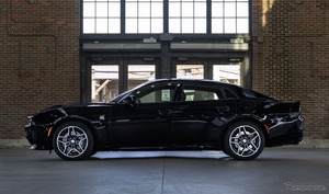 「トランプさん、これ買います」最新の4ドアマッスルカー『チャージャー』発表に「めっちゃかっこいい」と高評価の声