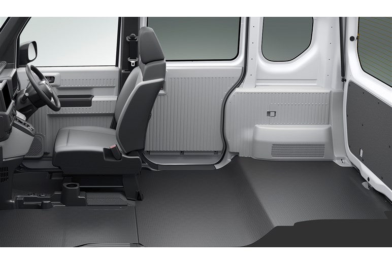 【一人乗りもあります】配送からアウトドアまで　ホンダの新商用バン「N-VAN e:」10月10日発売