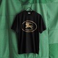 英国の伝統と革新が共存するバーバリー──2025年夏のTシャツ&カットソーコレクション