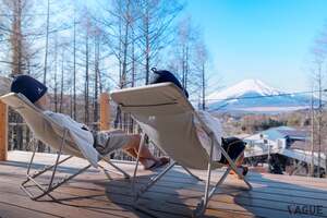 「走る・整う・泊まる」を体験する“新しい旅の拠点”!? 富士山を望む丘の上に誕生したライダー・サイクリスト向けのガレージ付き宿泊施設とは