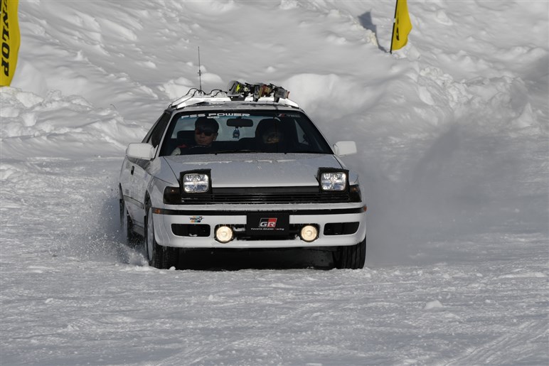 正直コレはスゴイ。楽しすぎる…雪上で確かに実感した新型「GRカローラ」のマニアックすぎる進化の中身