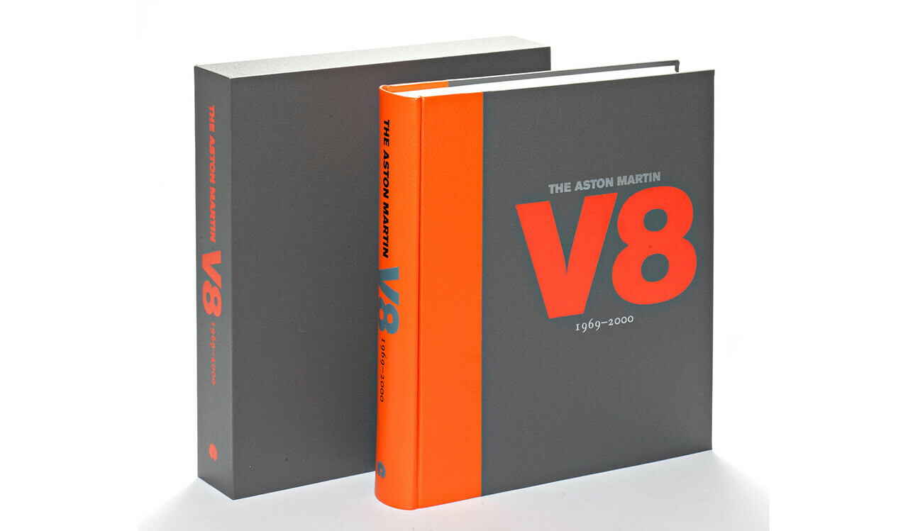 世界限定300部のV8搭載アストン・マーティンを一冊にまとめた”マレック”V8車の専門資料集【新書紹介】