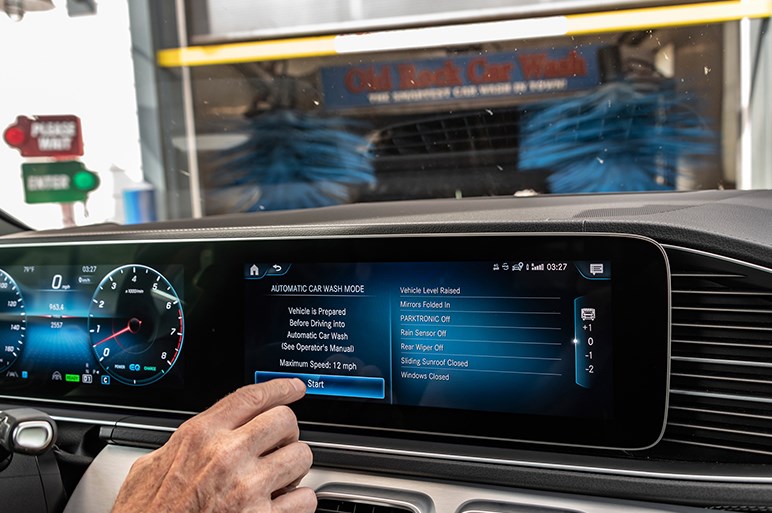 独メルセデス、最上級SUVの新型「GLS」を披露。プレミアムSUVのベンチマークとなるか