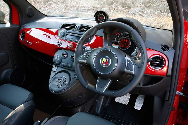 アバルト595＆500、オシャレと走りの超融合！ 