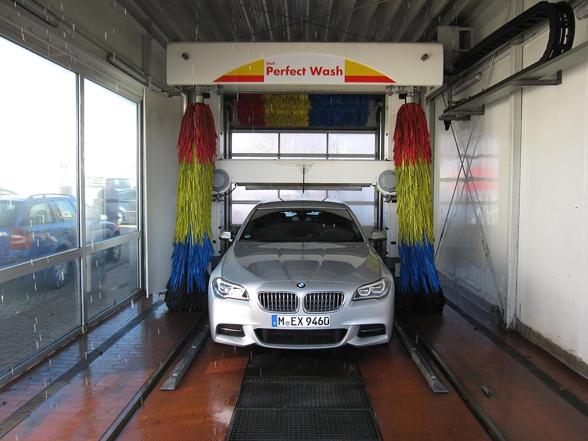 日本のクルマはきれいすぎ 欧米でも汚いクルマだらけの海外の洗車事情 Web Cartop の写真 3ページ目 自動車情報サイト 新車 中古車 Carview