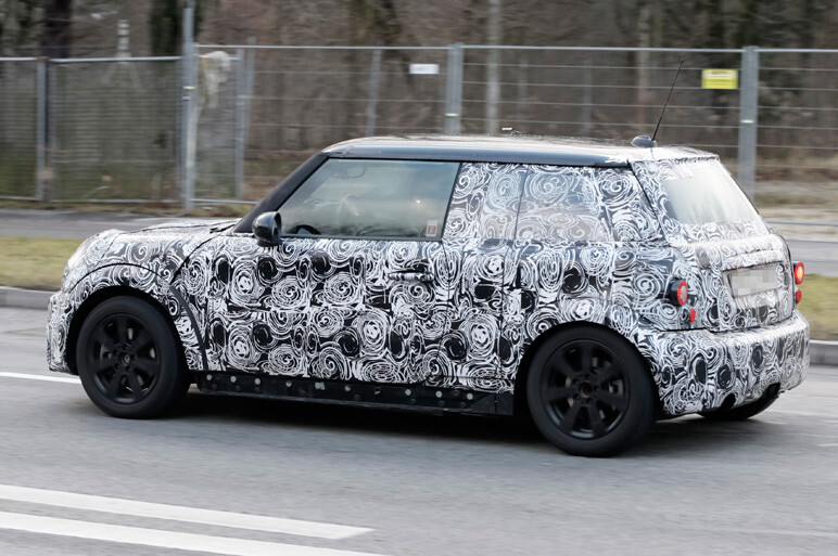 次期ミニ3ドアHB発見。新たなボディタイプも