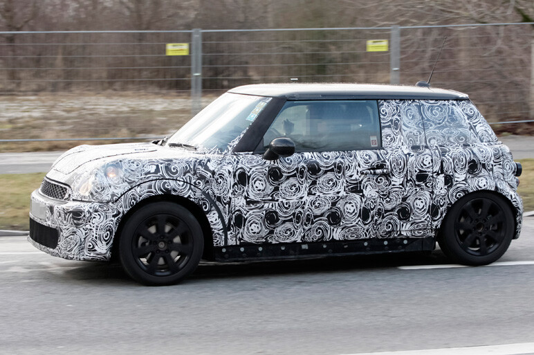 次期ミニ3ドアHB発見。新たなボディタイプも