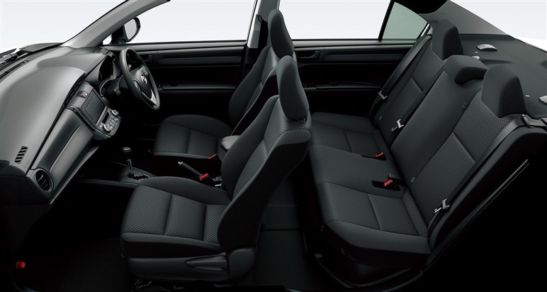 新型「カローラ」は“ハンマーヘッド顔”が有力。ボディ拡大＆新技術満載も231万円～と良品廉価は死守へ