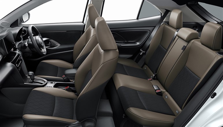 【早くも1万台超え】安価でも豪華装備、業界もザワつく大穴SUV「フロンクス」の “強みと弱点”