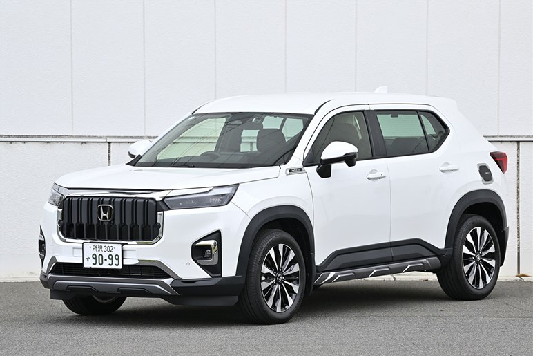 【早くも1万台超え】安価でも豪華装備、業界もザワつく大穴SUV「フロンクス」の “強みと弱点”