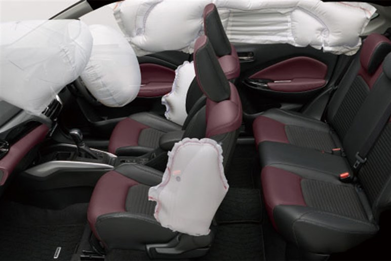 【早くも1万台超え】安価でも豪華装備、業界もザワつく大穴SUV「フロンクス」の “強みと弱点”