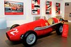 ２大スーパーカーブランド「フェラーリ」＆「ランボルギーニ」！　特徴的な車名はどうやって付けられた？