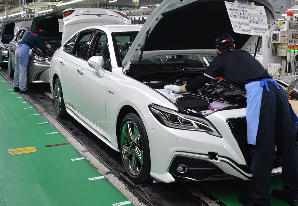 初期不良 それともメンテナンスの問題 パールホワイトがなぜ剥がれているのか ベストカーweb ヘッドライン 自動車情報サイト 新車 中古車 Carview