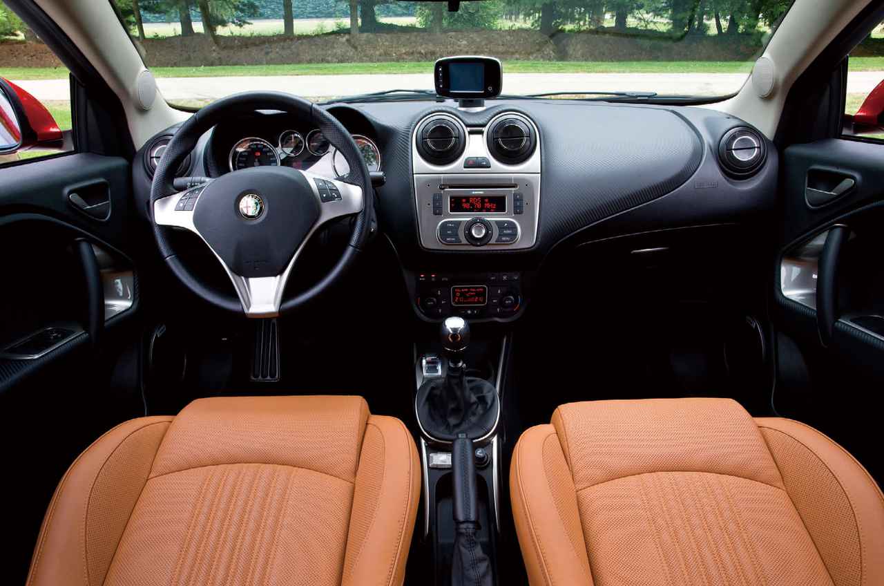 ヒットの法則463 アルファロメオ ミトは走り 内外装ともバランスよくプレミアムだった Webモーターマガジン 自動車情報サイト 新車 中古車 Carview