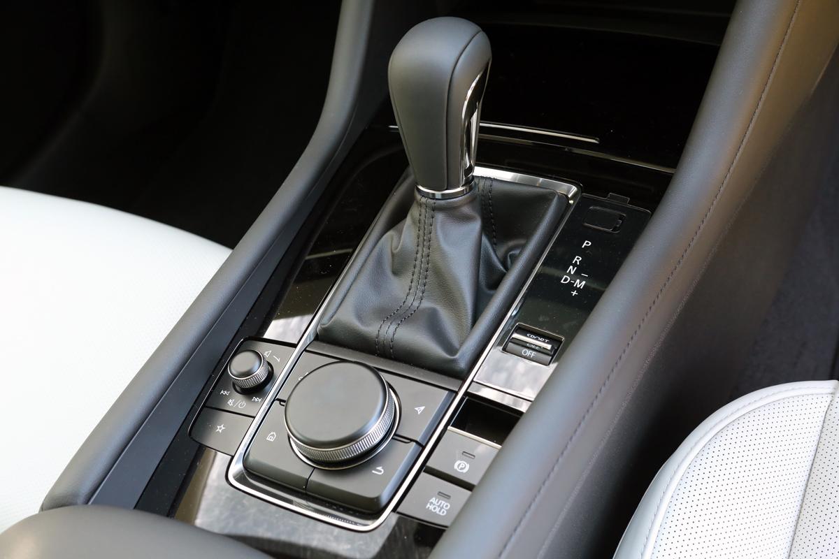 せっかく自動なのになぜ 一度も使ったことがない人も多いat車のマニュアルモードの使い道とは Web Cartop 自動車情報サイト 新車 中古車 Carview