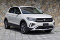 【欧州で大ヒット】ルノーの小型SUV「キャプチャー」が新型に。2つのハイブリッドの差やライバルとの違いは？